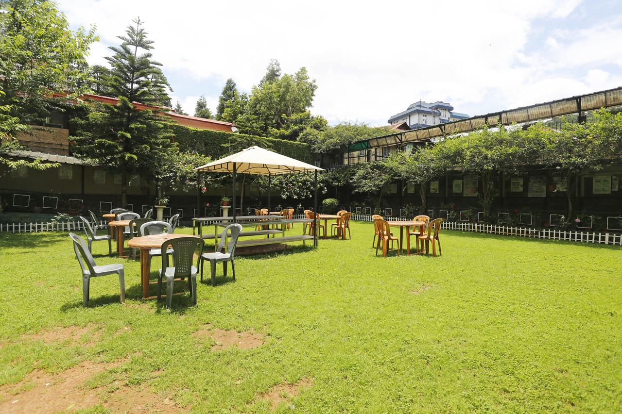 Oyo 2402 Hotel Highwinds Shillong Bagian luar foto