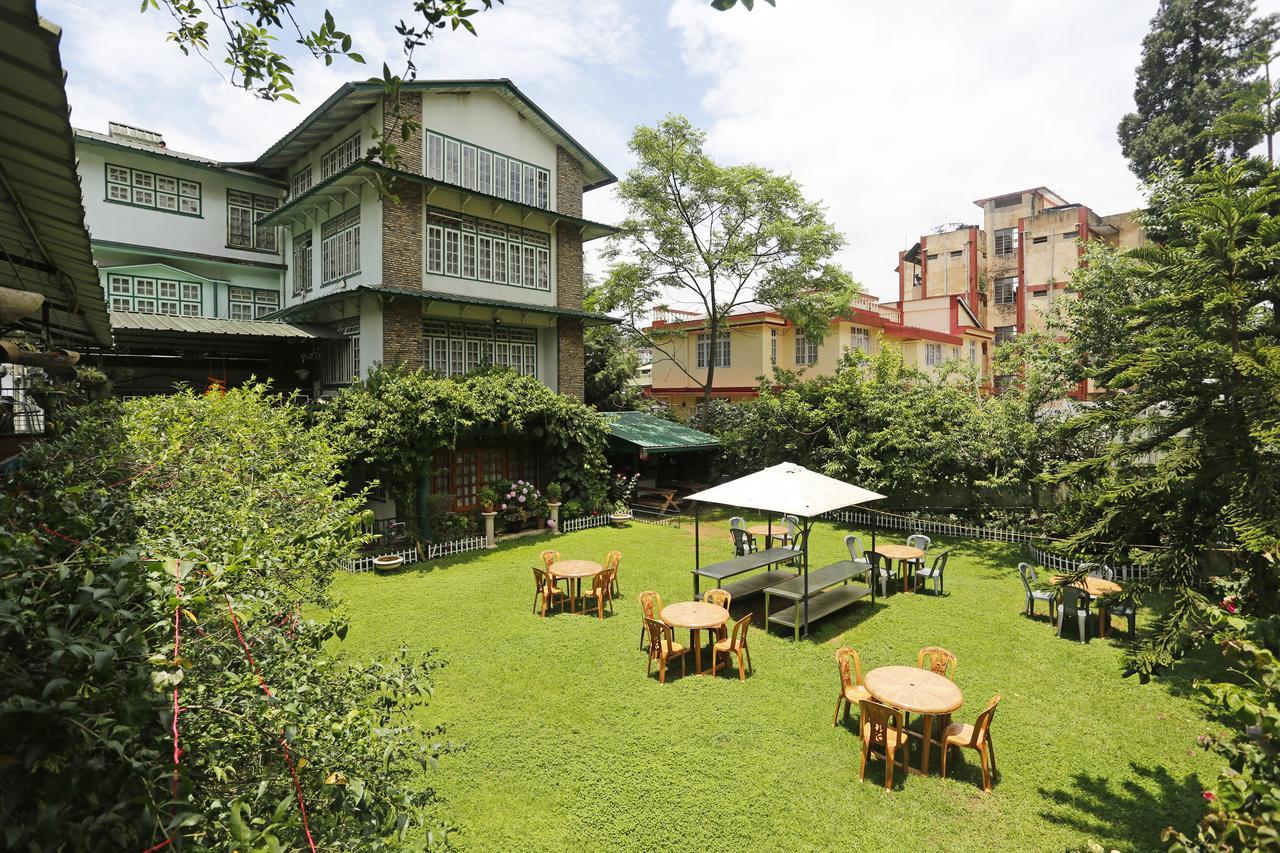 Oyo 2402 Hotel Highwinds Shillong Bagian luar foto