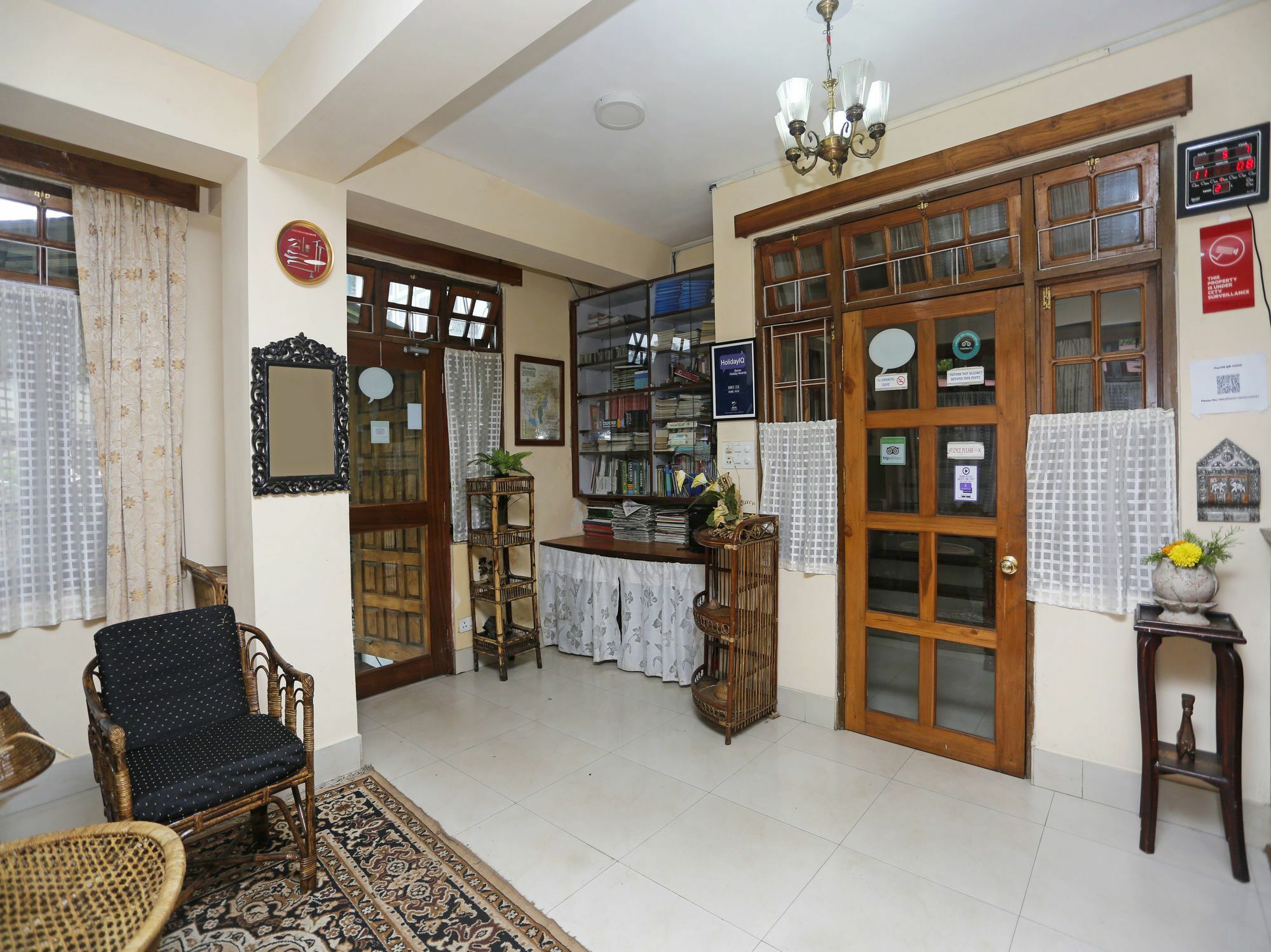 Oyo 2402 Hotel Highwinds Shillong Bagian luar foto