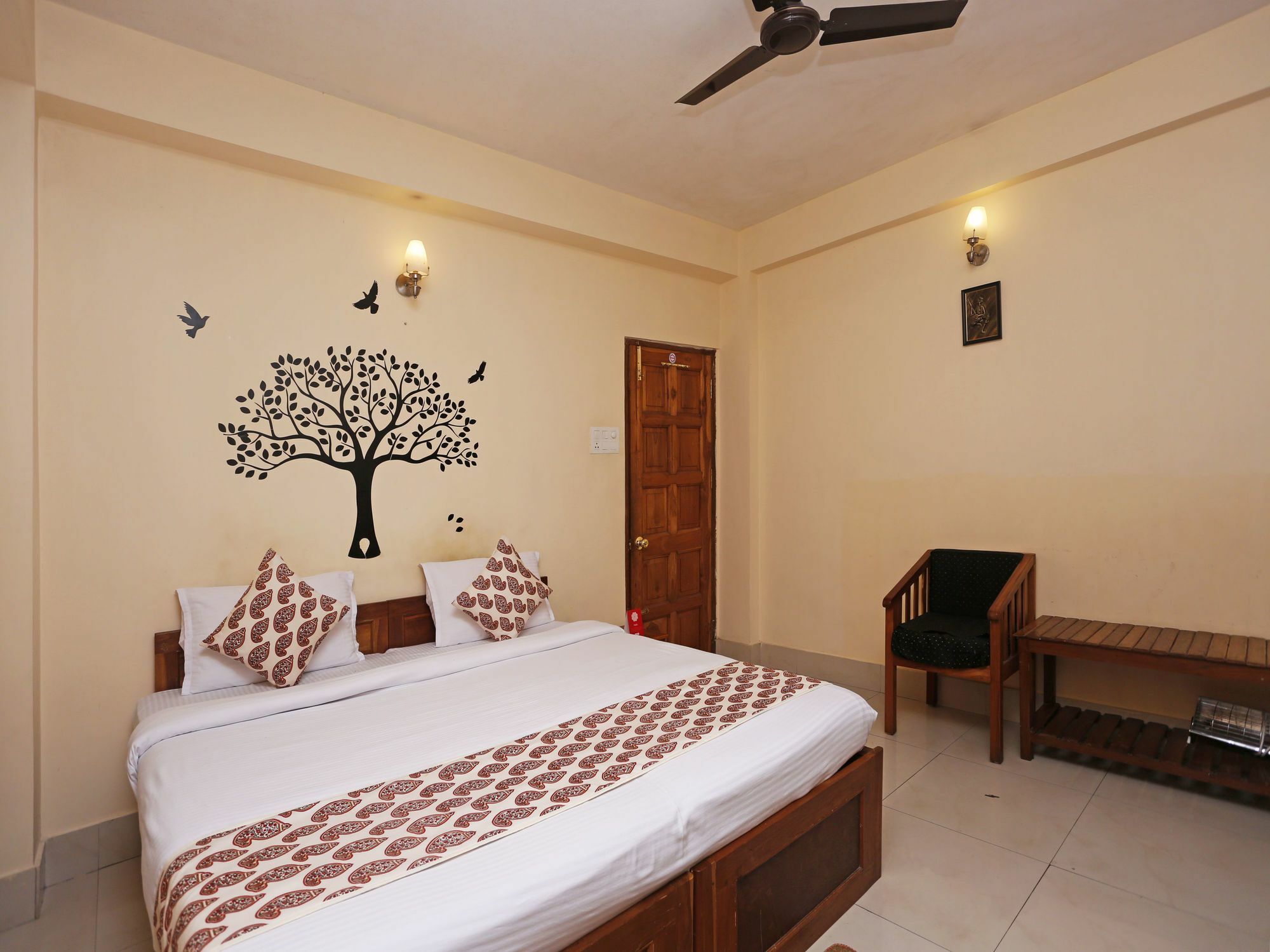 Oyo 2402 Hotel Highwinds Shillong Bagian luar foto