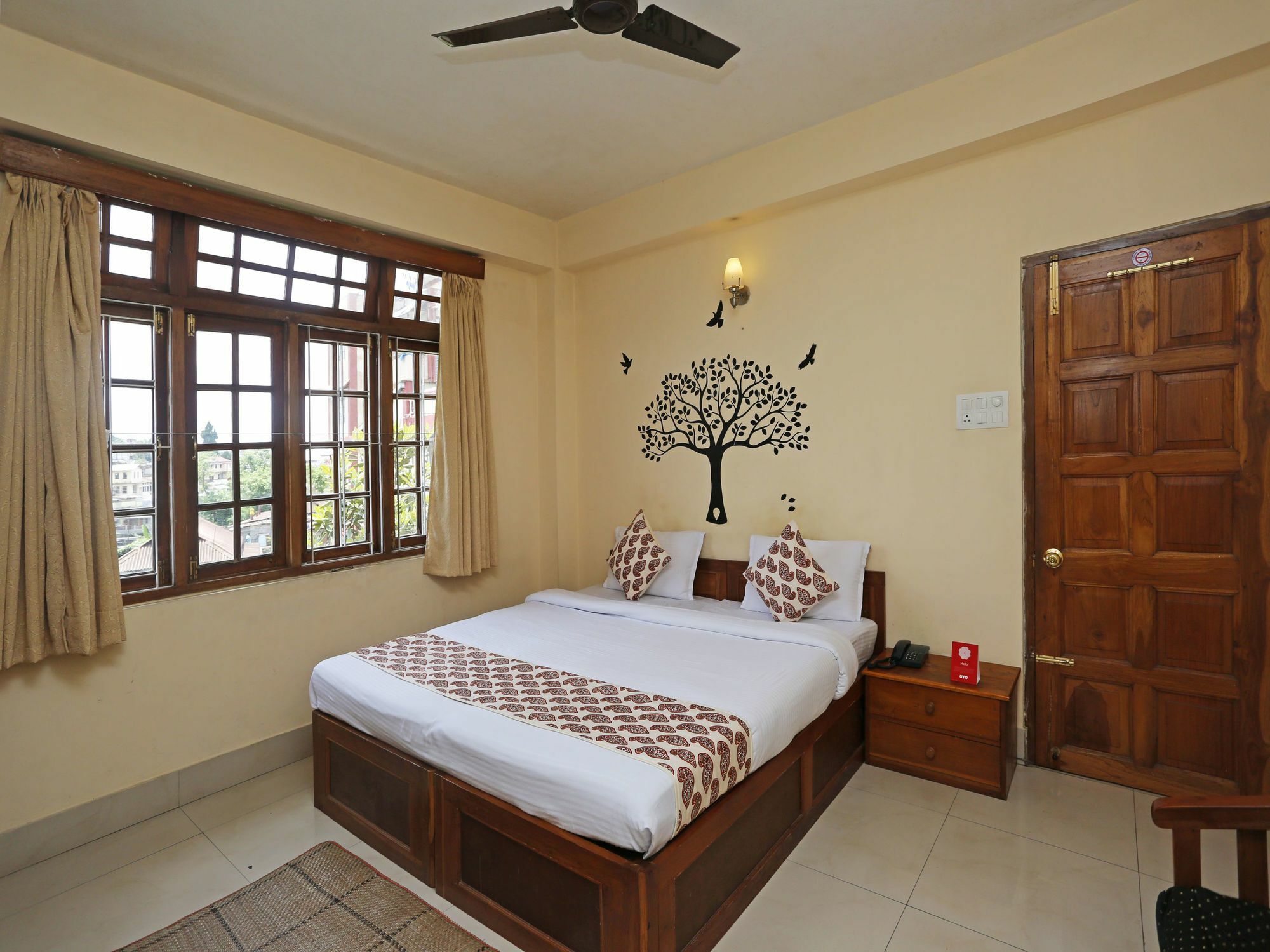 Oyo 2402 Hotel Highwinds Shillong Bagian luar foto